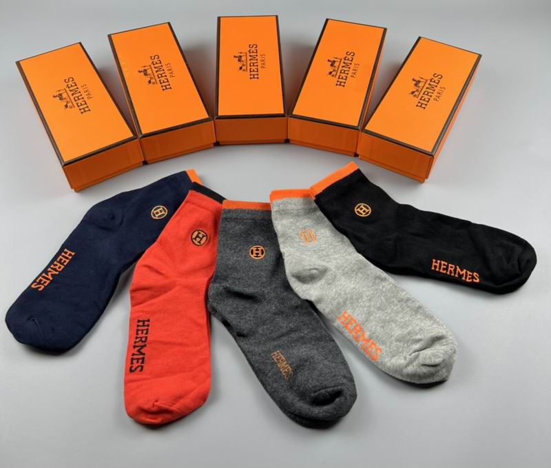 Hermes socks 082518